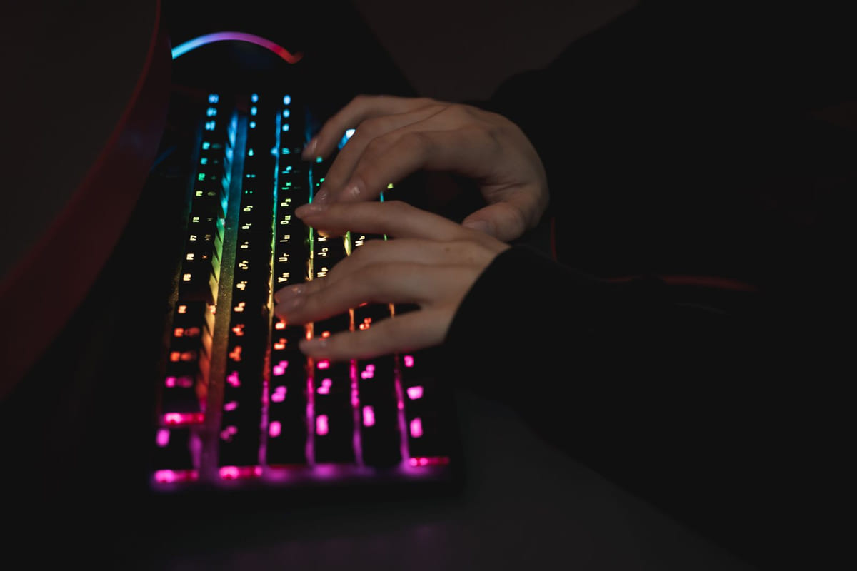 Mechanical Keyboard vs. Membrane: เลือกแบบไหนให้คุ้มค่าการใช้งาน?